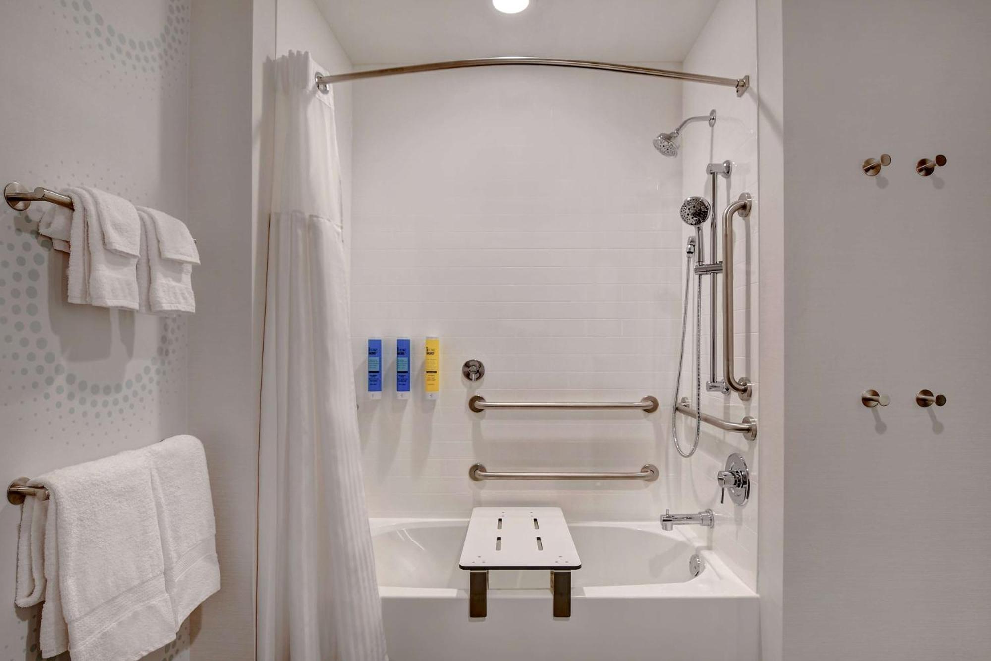 Отель Tru By Hilton Columbia Greystone Экстерьер фото